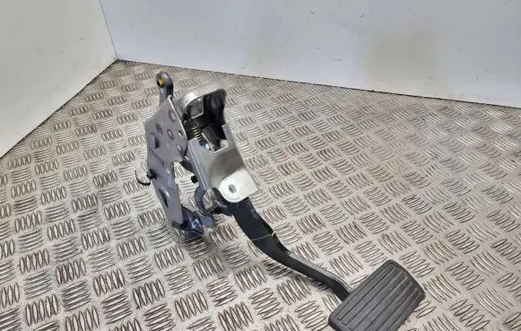 Honda CR-V Brake pedal Pkh21x