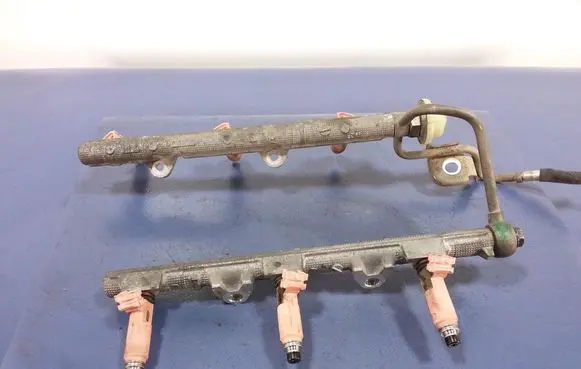 Cadillac SRX Fuel main line pipe 