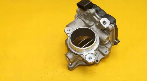 Volkswagen Golf VII Throttle valve