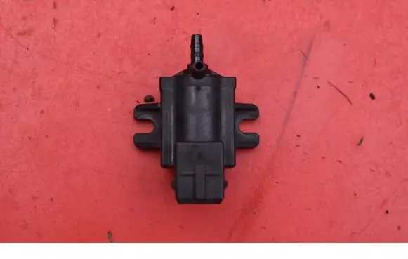 Opel Astra J Vacuum valve 8972882491