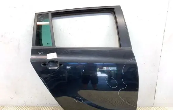 Opel Zafira C Rear door