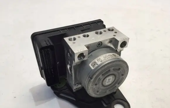 Volkswagen Golf VIII ABS Pump 5WA614517BE