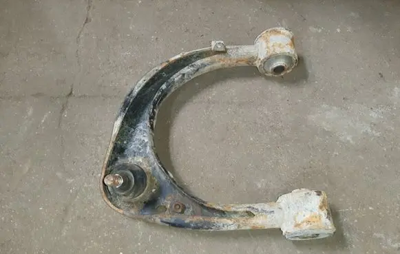 Toyota Land Cruiser (J200) Front upper control arm/wishbone 