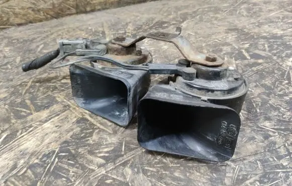 Cadillac SRX Horn signal