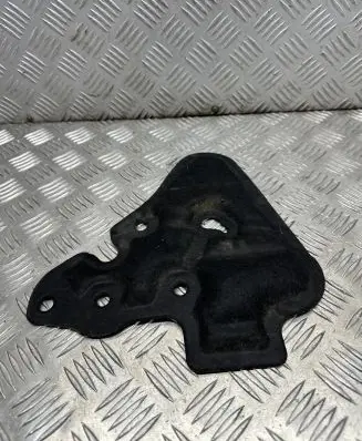 BMW 7 G11 G12 Heat shield in engine bay 