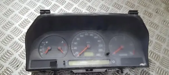 Volvo S70 V70 V70 XC Speedometer (instrument cluster) 9472523 69294-240T