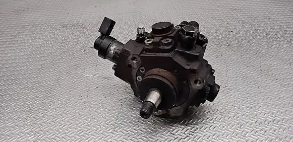 Audi A8 S8 D3 4E Fuel injection high pressure pump 0445010171 059130755S