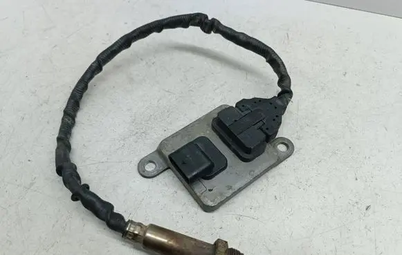 Mercedes-Benz Vito Viano W447 Lambda probe sensor A0009056900 13043001045 5WK96681A