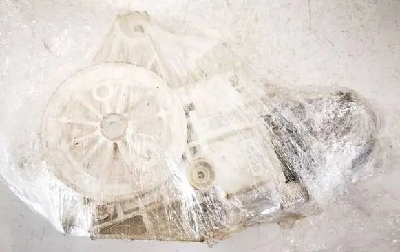 Mercedes-Benz C AMG W204 Front door window regulator motor A2048200142