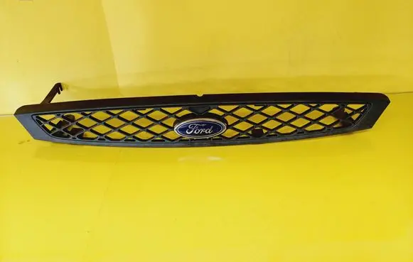 Ford Focus Front grill 2M518200