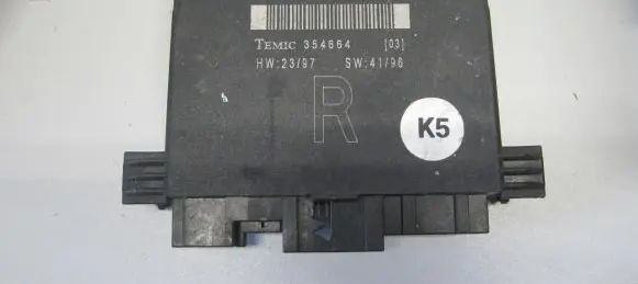 Mercedes-Benz C W202 Door control unit/module 2108203426