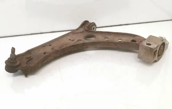 Volkswagen Golf V Front lower control arm/wishbone