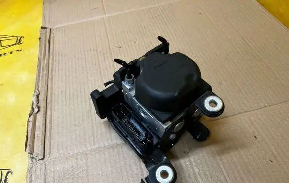Ford Fusion II ABS Pump HG9C-2B373-CF HG9C2B373CF HG9C-2D088-BA