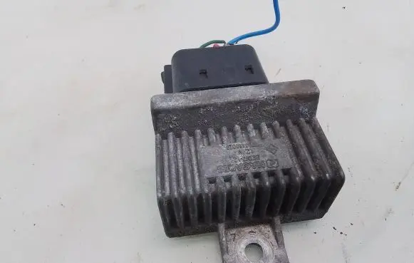 Nissan Note (E11) Glow plug pre-heat relay 7700115070