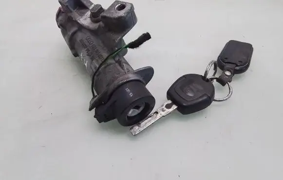 Seat Ibiza III (6L) Ignition lock 4B0905851C