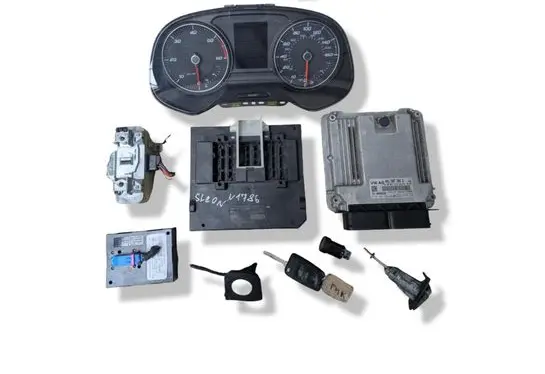 Seat Leon (5F) Engine ECU kit and lock set 0281031066 04L907309R