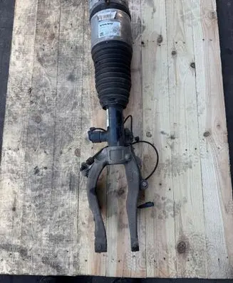 Volvo XC90 Front air suspension shock absorber 32269548