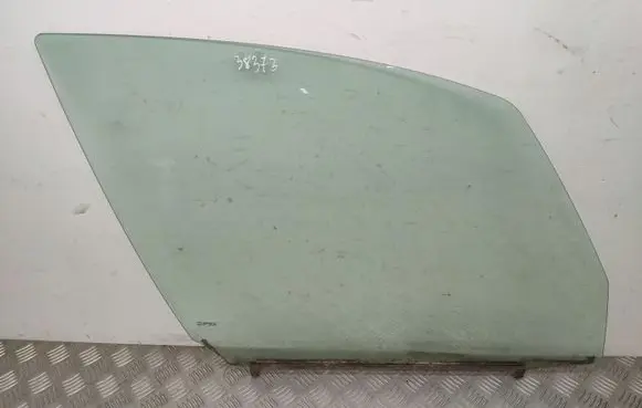 Suzuki SX4 Front door window glass four-door