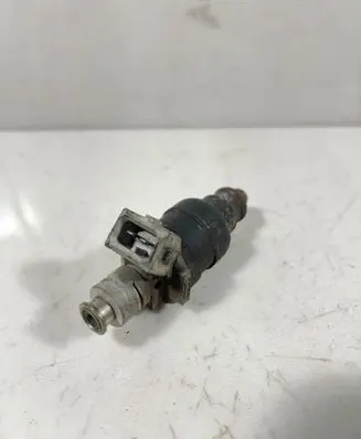 Audi A6 S6 C4 4A Fuel injector 078133551N