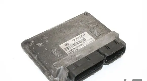 Skoda Fabia Mk1 (6Y) Engine control unit/module 03E906033AN