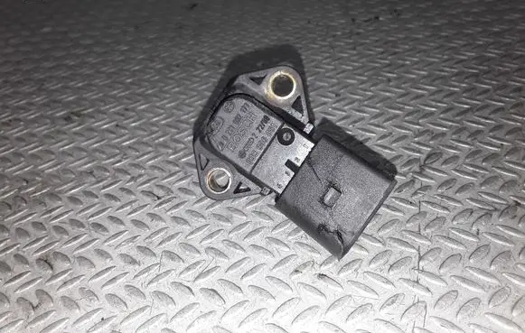 Volkswagen PASSAT B5.5 Air pressure sensor 038906051