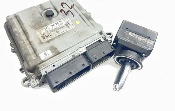 Mercedes-Benz R W251 Engine ECU kit and lock set A6421506891 1645450908