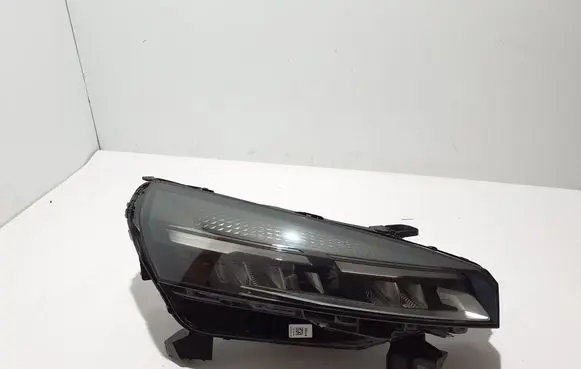 Renault Clio V Headlight/headlamp 260103507R