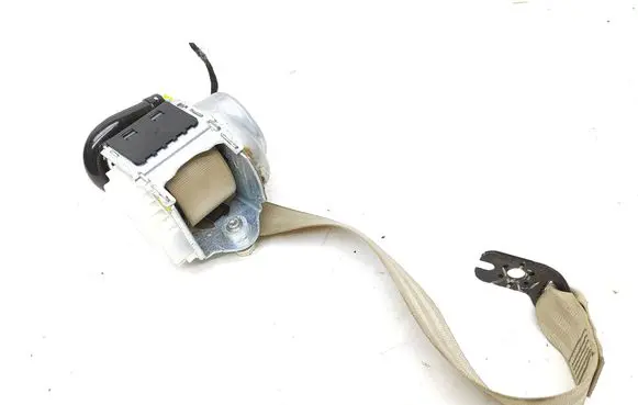Rear seatbelt