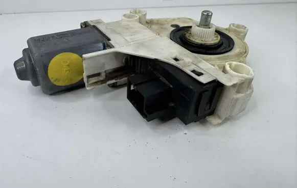 Audi A6 S6 C6 4F Rear door window regulator motor 1101997000103 4H0968802A