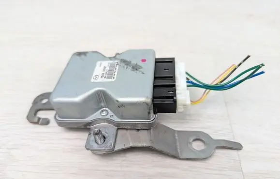 Mazda CX-3 Fuel pump relay PE0218561