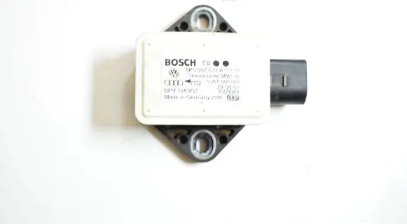 Audi A4 S4 B8 8K ESP acceleration yaw rate sensor 8K0907637A