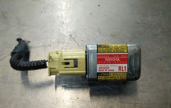 Toyota Prius (XW20) Airbag deployment crash/impact sensor 8986047040 1879000892