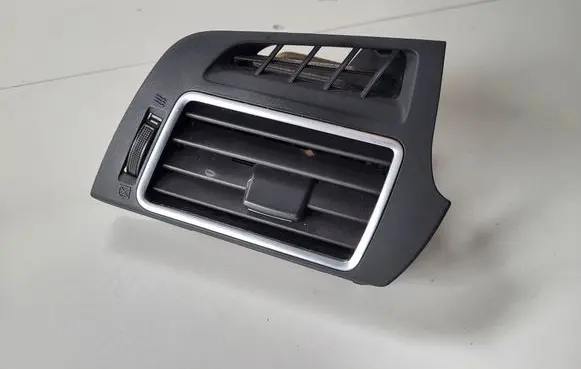 Toyota Verso Dashboard side air vent grill/cover trim