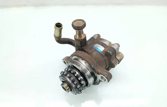 Nissan X-Trail T30 Power steering pump 8H800 37121055