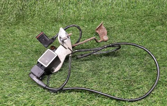 Mercedes-Benz S W220 Yaw turn rate sensor A0105427717