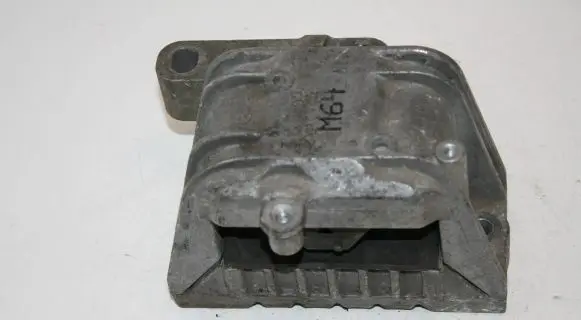Volkswagen Golf V Engine mount bracket 1K0199262