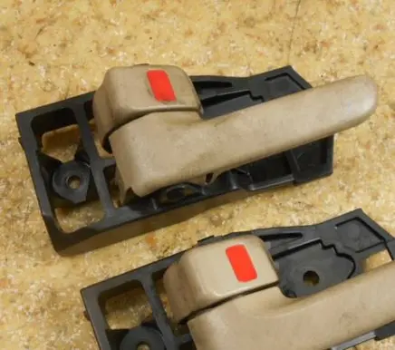 Toyota Land Cruiser (J100) Front door interior handle 