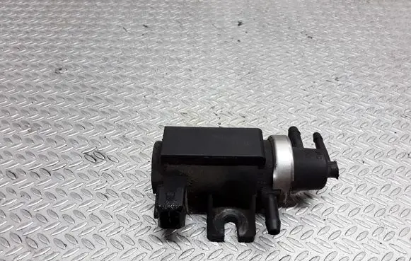 Volkswagen PASSAT B5 Turbo solenoid valve 1H0906627