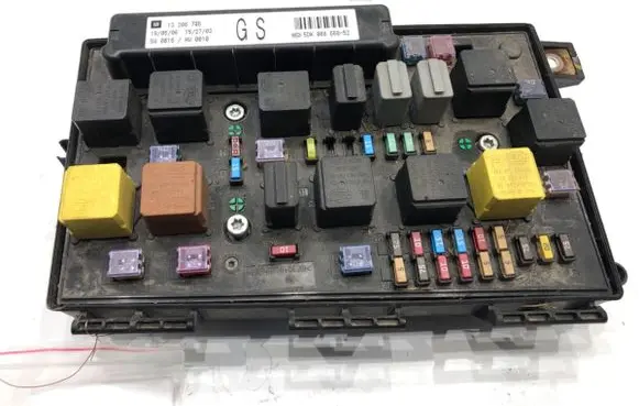 Opel Zafira B Fuse box set 13206746