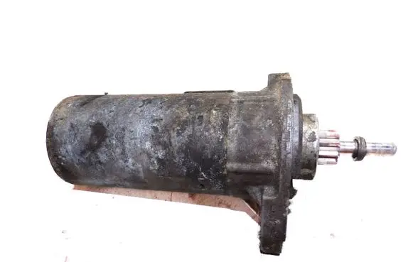 Volkswagen Transporter - Caravelle T4 Starter motor 068911023G