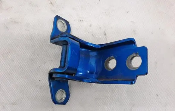 Mazda CX-3 Front door upper hinge