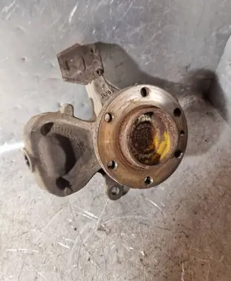 Volkswagen Crafter Front wheel hub A906332