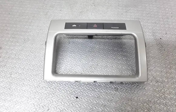 Toyota Corolla Verso AR10 Hazard light switch