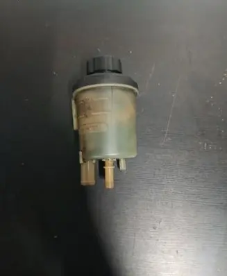 Volvo V70 Power steering fluid tank/reservoir 6G913R700BC