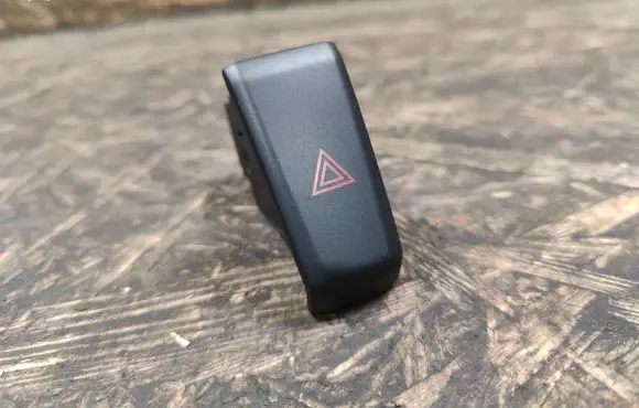 Ford Fusion II Hazard light switch 6PMGB