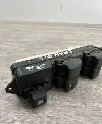 Mitsubishi Grandis Electric window control switch 515077