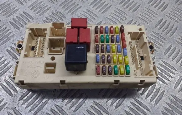 Alfa Romeo 159 Fuse box cover 50510079