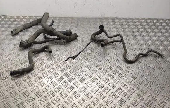 Volkswagen Golf VII Engine coolant pipe/hose 5Q0122291CS 5Q0121049CB 5Q0121063N