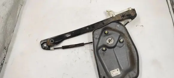 Volkswagen Jetta V Rear window lifting mechanism without motor 1K5839462
