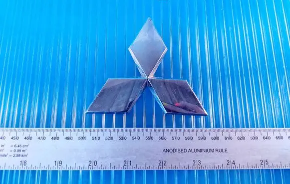 Mitsubishi Pajero Manufacturer badge logo/emblem MR574988